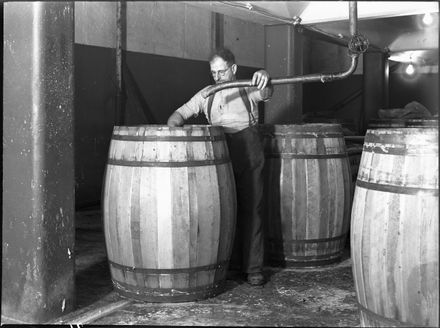 Filling barrels, Longburn Freezing Works