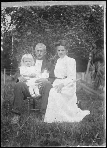 Family group, Wairarapa