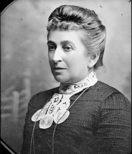 Mrs  Isabella Luxford