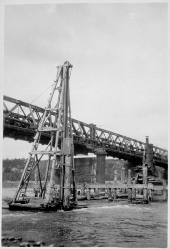 Construction of the Second Fitzherbert Bridge