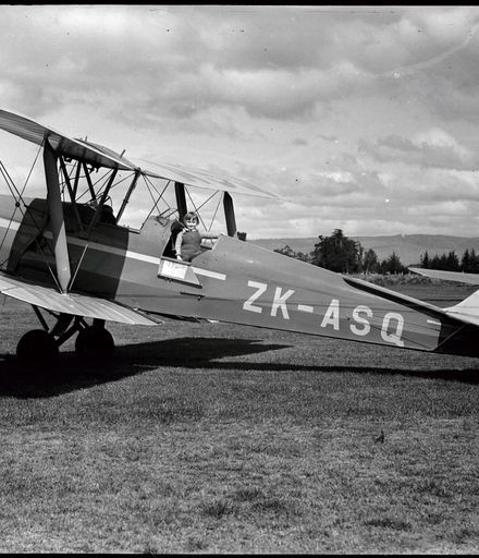 Mary Mac in Tiger Moth ZK-ASQ aircraft