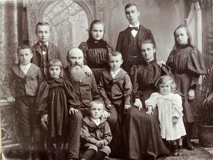 John Christian Richter and his family - Resource cover image