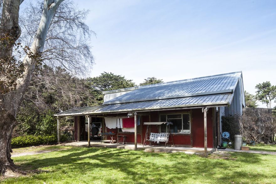 2023P_IMCA-DigitalArchive_041665 - Taylor Barn, 39 Old Kips Road