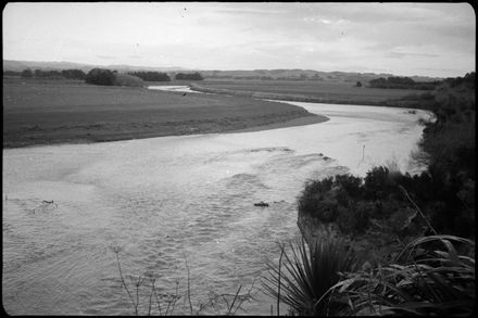 Manawatū Gorge and River scene - Resource cover image