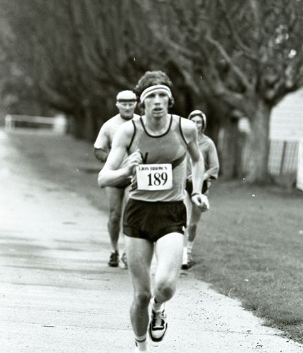 2022N_2017-20_039921 - Manawatu Lion Brown half-marathon 1984