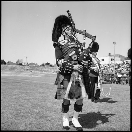 "Pipe Major Roe"