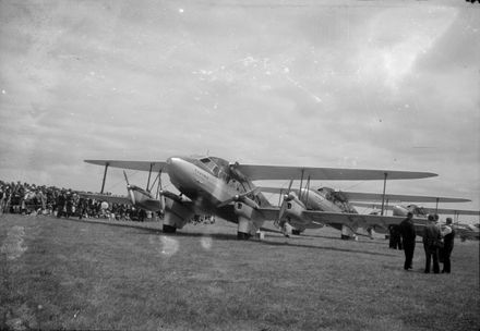 Fleet of  Union Airways aeroplanes, Milson Airport