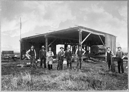 Employees of Climo and Eggers Sawmill, Waituna West