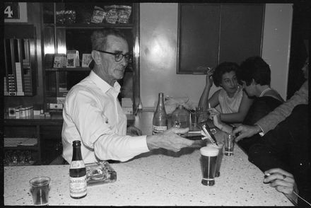 Party at the Boyer Bar - Resource cover image