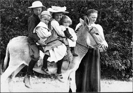 Clausen children of Foxton Line