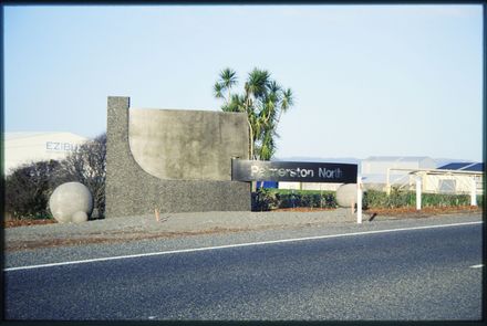 Entrance to Palmerston North - Resource cover image