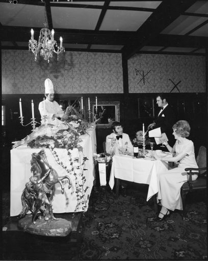 The Sheraton Restaurant - buffet with chef