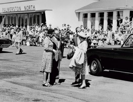 Queen Elizabeth II and Prince Philip at Milson Airport