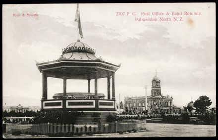 Band rotunda, The Square
