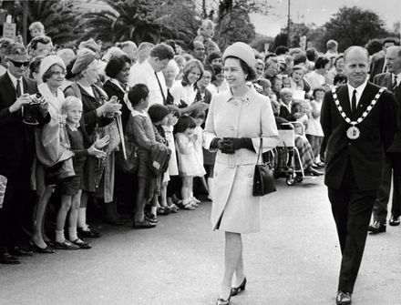 Queen Elizabeth II with Mayor Black