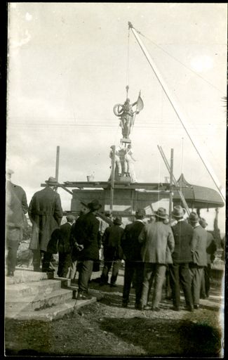 Palmerston North War Memorial, the Square - Resource cover image