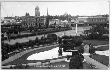 Cannon and Lakelet in The Square