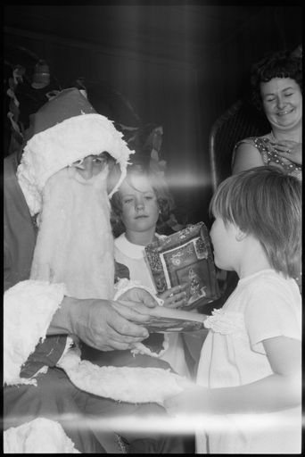Children meeting Santa - Resource cover image