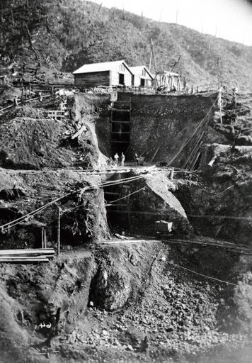 Construction of the Arapete Dam