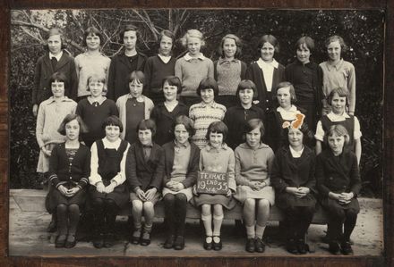 Terrace End School - Standard 4, 1933