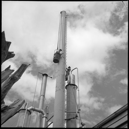"Mr Hoare Goes up in the World" Painting the Carbonic Ice Ltd. Chimney