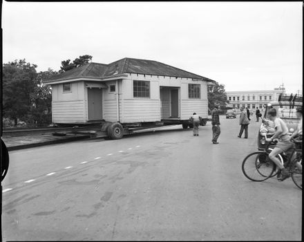 "New Branch Library for Takaro" Building Being Removed from Square