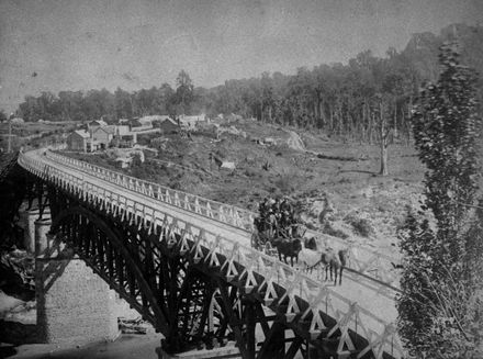 Upper Manawatu Gorge bridge and settlement
