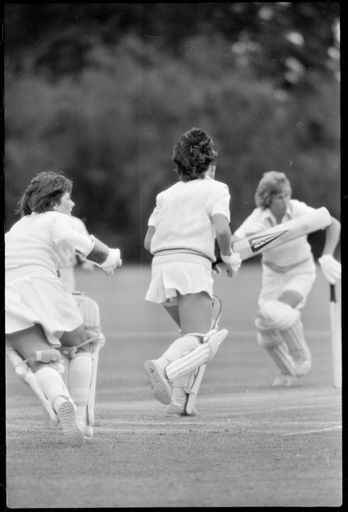 Aussies too polished in all facets - Resource cover image