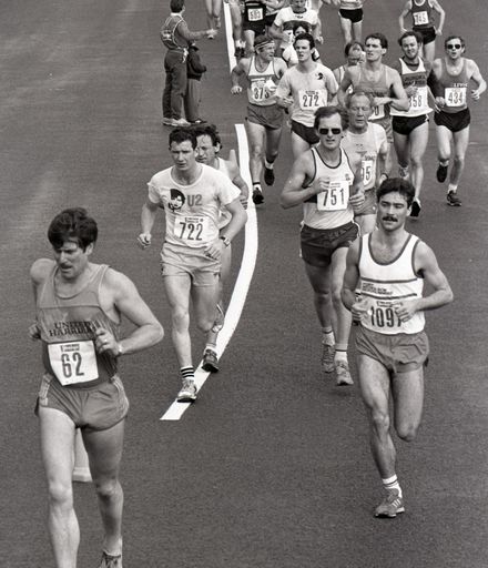 2022N_2017-20_040138 - Family flavour to run - Half-marathon 1986
