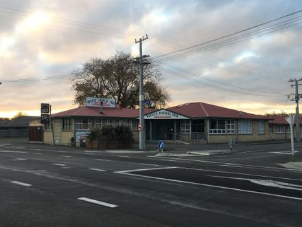 White Horse Inn, Longburn