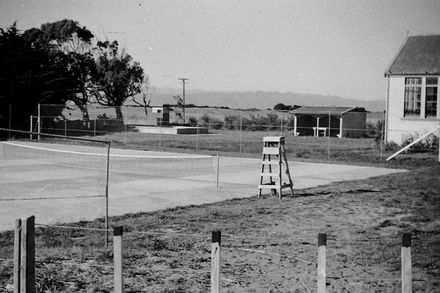 Carnarvon School tennis court, swimming pool and school