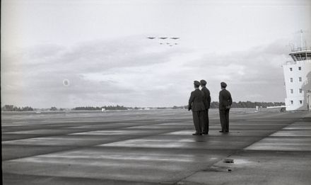 "Chief of Staff Visits Ohakea" - Resource cover image