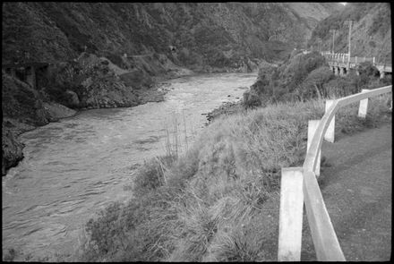 Manawatū Gorge and River scene - Resource cover image