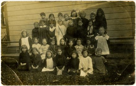 College Street School infant pupils
