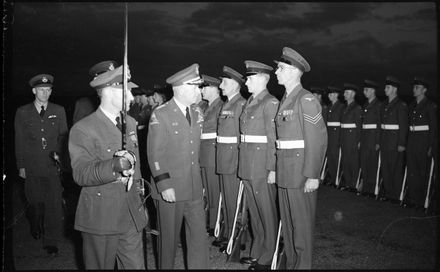 General White Inspects Guard of Honour - Resource cover image