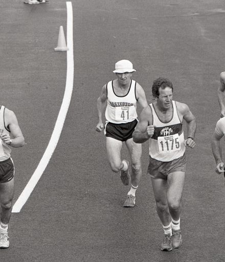 2022N_2017-20_040128 - Family flavour to run - Half-marathon 1986