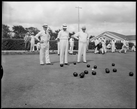 "Surveying the Head" - Bowling - Resource cover image