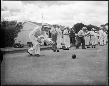 Veteran Bowlers Show their Skill - Resource cover image