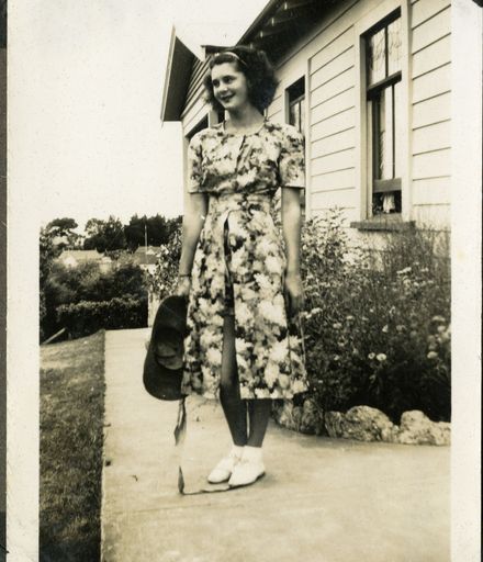 Joan Klee, Napier
