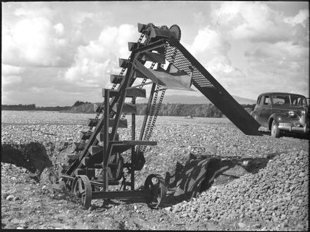 Excavator, Manawatu River site