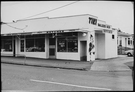 Ruahine Street shops