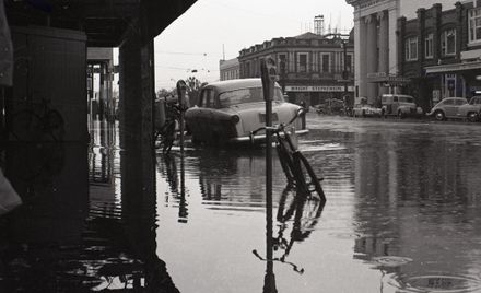"Minor Flood in City"