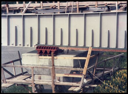 Construction of the Fitzherbert Bridge