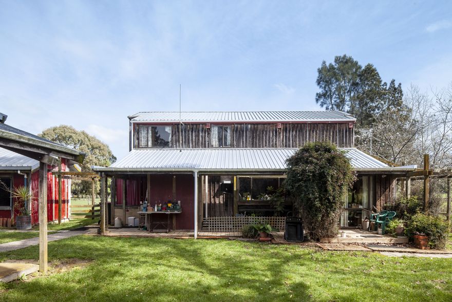 2023P_IMCA-DigitalArchive_041680 - Taylor House #12, 39 Old Kips Road, Ashhurst