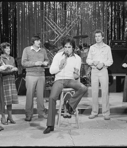 [Frankie Stevens Singing with Performers Using NZSL During the 1981 Telethon]