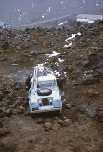 Scouts building Ruapehu Lodge and Snow School