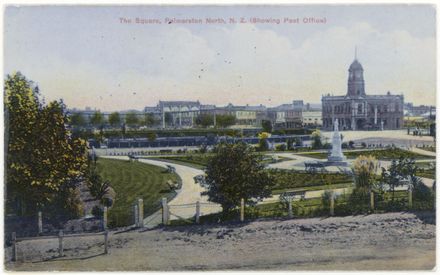 The Square with Post Office and Te Awe Awe Statue