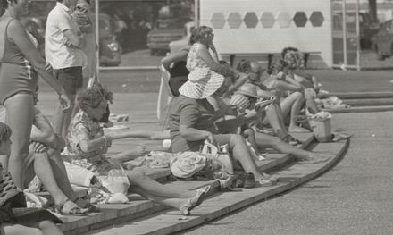 Spectators at the Lido Pool