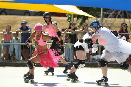NZ first outdoor Roller Derby Bout