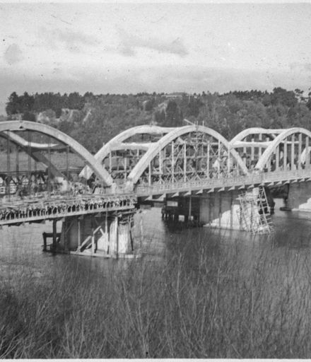 Construction of Fitzherbert Bridge